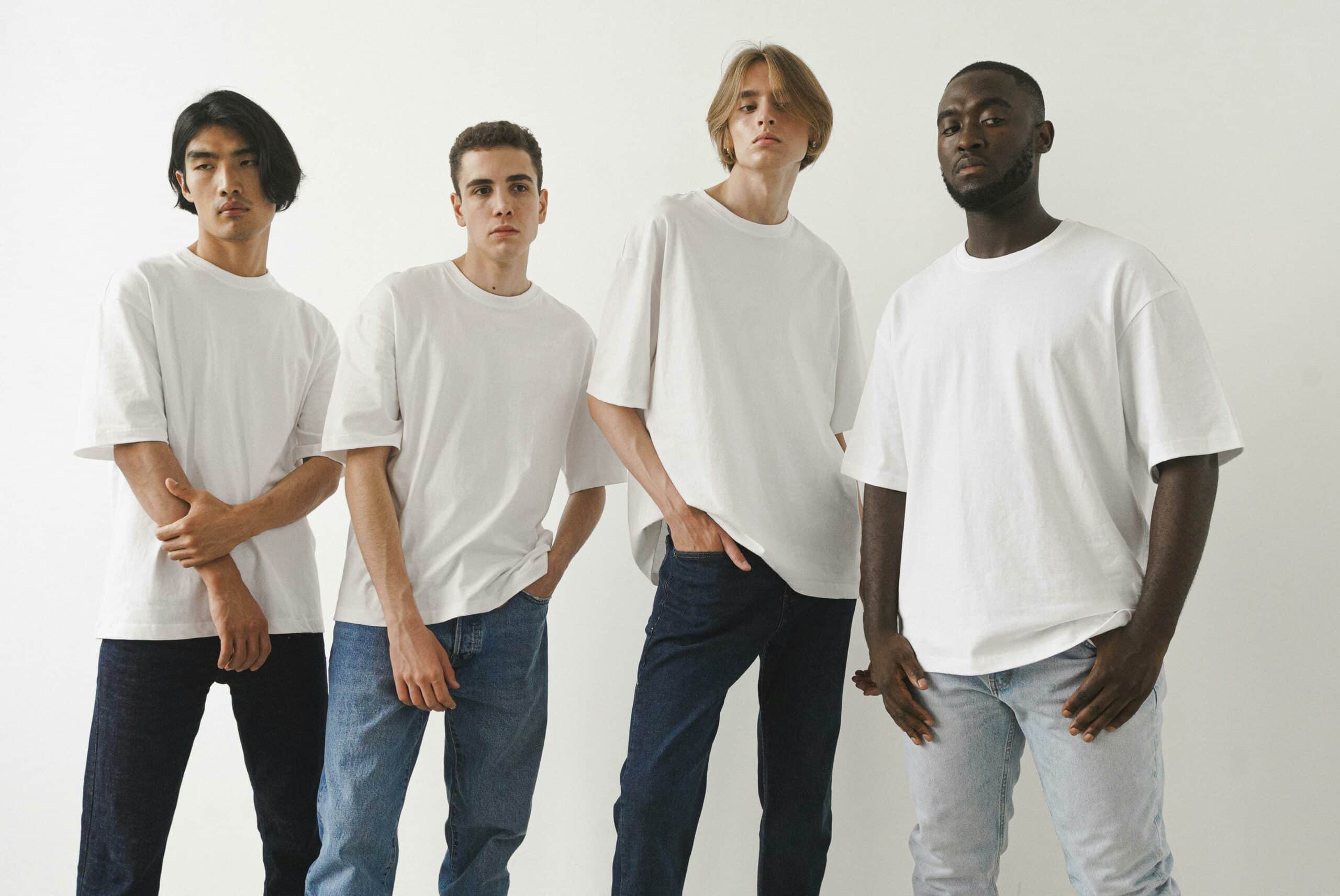 Blonde toppe – Feminint design til alle anledninger